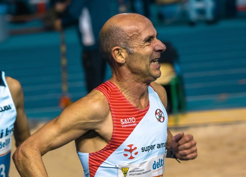 BIDASOA ATLETIKO TALDEKO MASTERRAK URREZKO LAU DOMINA ESKURATU DITUZTE ESPAINIAKO TXAPELKETAN