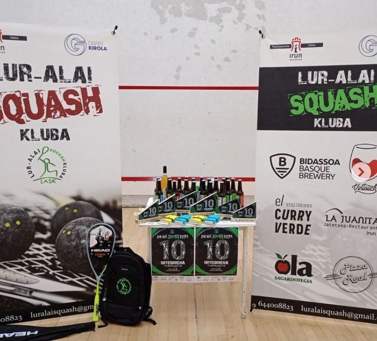 IONE ITURRIA ETA XABI AZALDEGI NAGUSITU ZIREN LUR ALAI SQUASH KLUBAK ANTOLATUTAKO URTE BERRIKO TXAPELKETAN